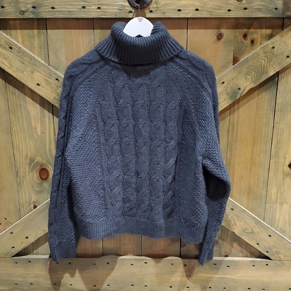 Cozy Gray Cable Knit Turtleneck Sweater Cotton Blend - Picture 1 of 4